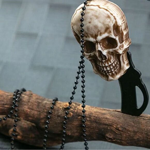 Retro skull pocket mini folding knife necklace, keychain, pendant EDC Tool. - Picture 2 of 9